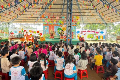 Bé vui tết trung thu